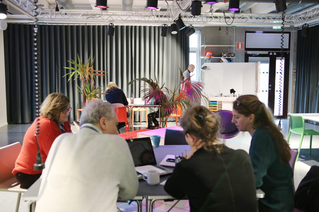 Medarbetare på Malmö universitet deltar i coworking på Storm